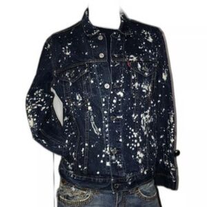 Levi’s Premium Ex-Boyfriend Trucker Jacket in Washed Black Splatter Denim Size L